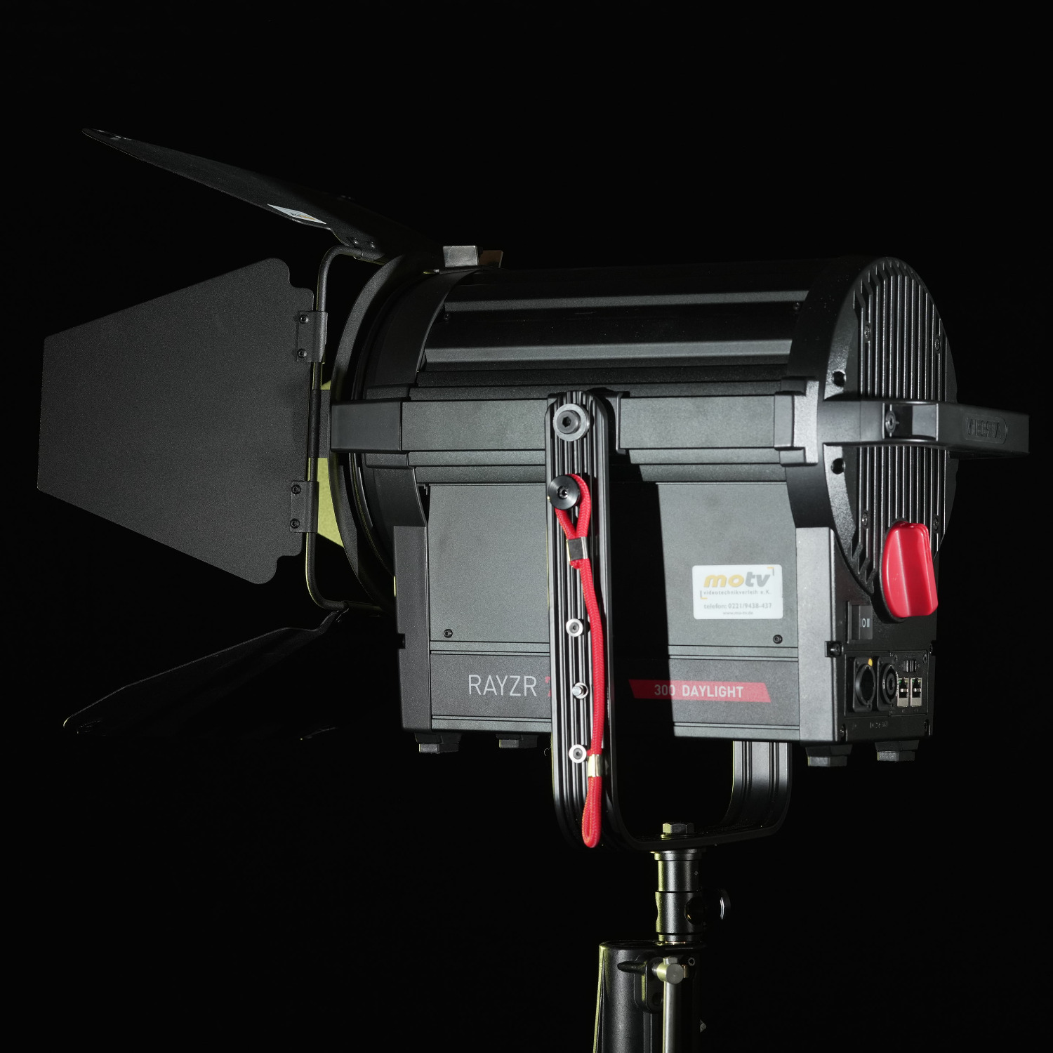 RAYZR 7 300W LED Fresnel