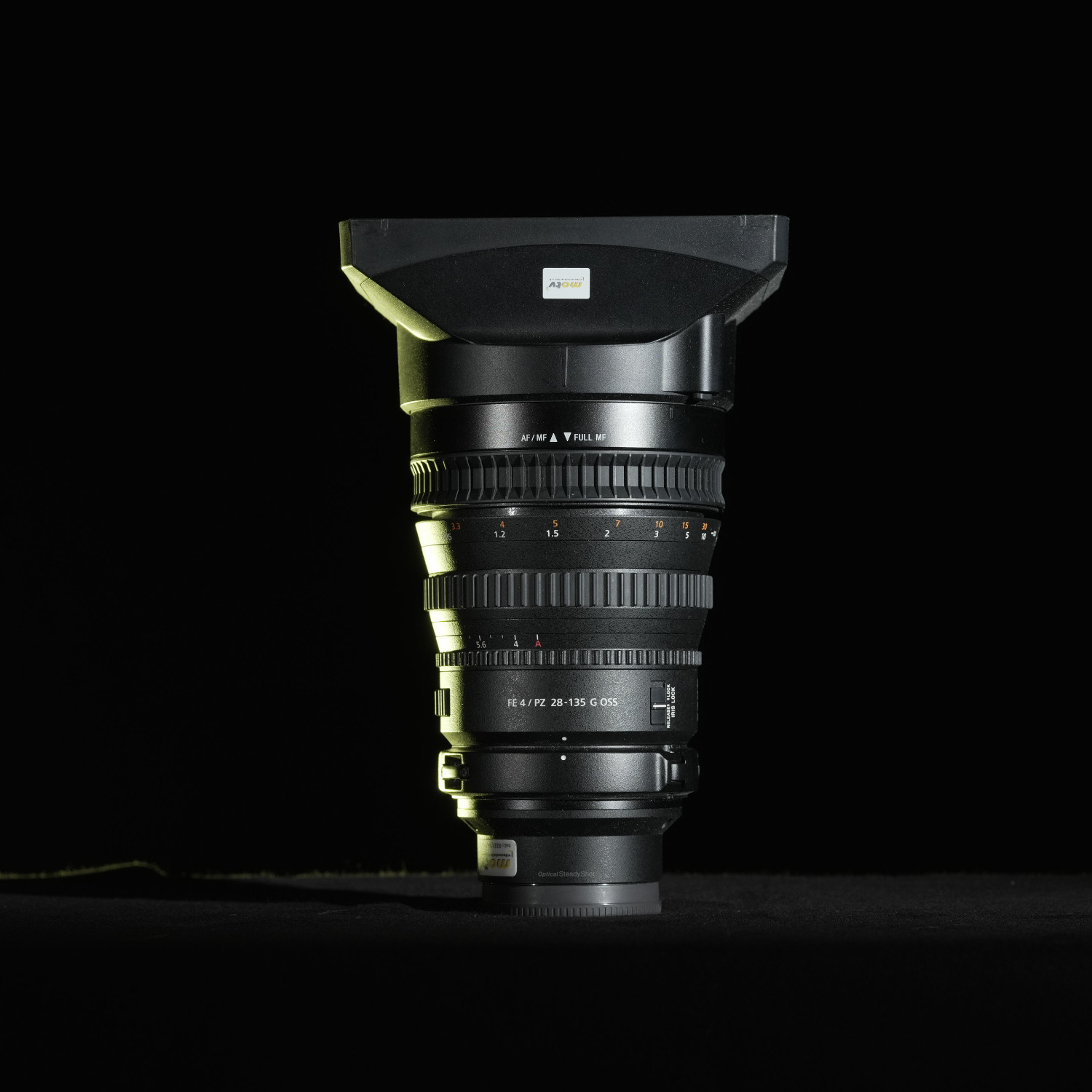 SONY SELP28-135 F4.0