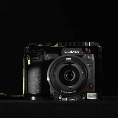 PANASONIC LUMIX S1H