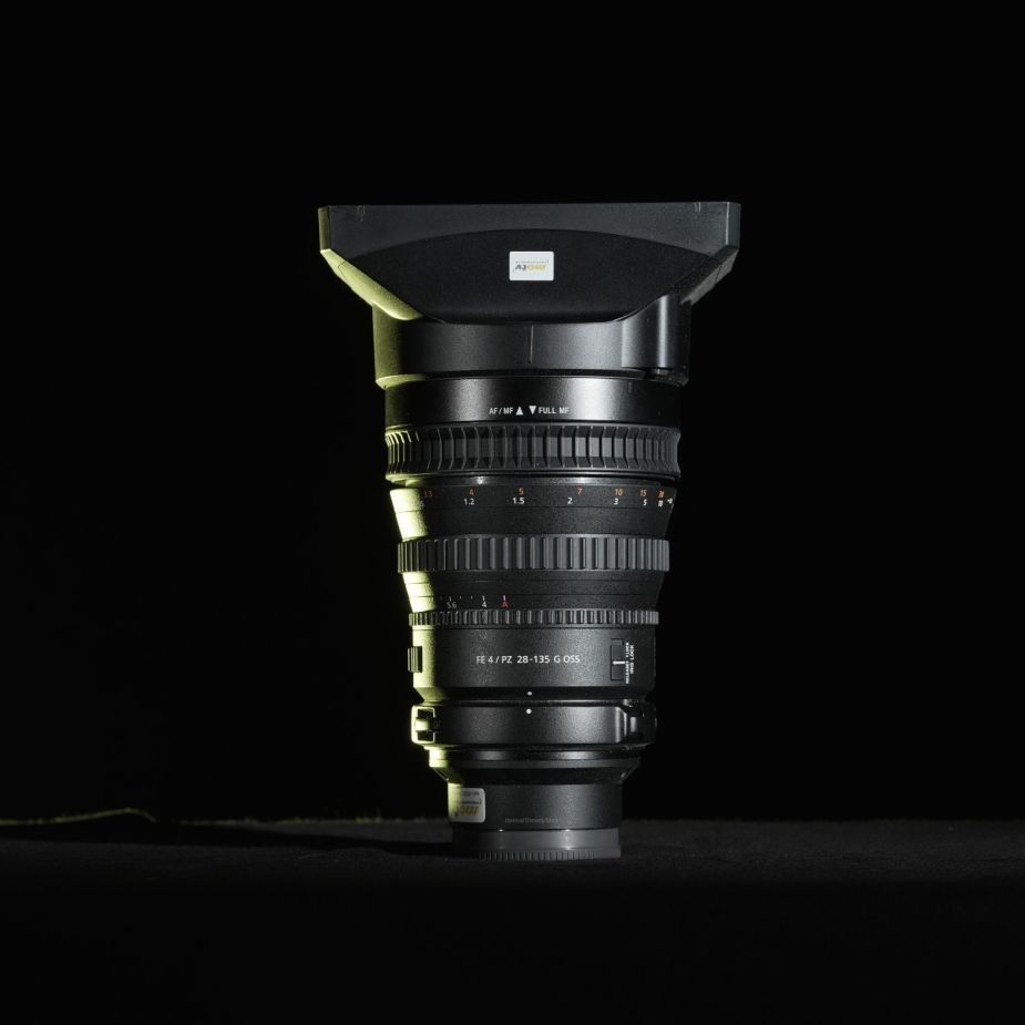 SONY SELP28-135 F4.0